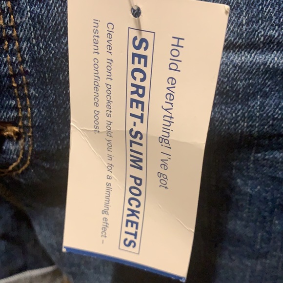 NWT HIGH RISE 3" BUTTON FLY JEAN SHORT - Picture 2 of 6